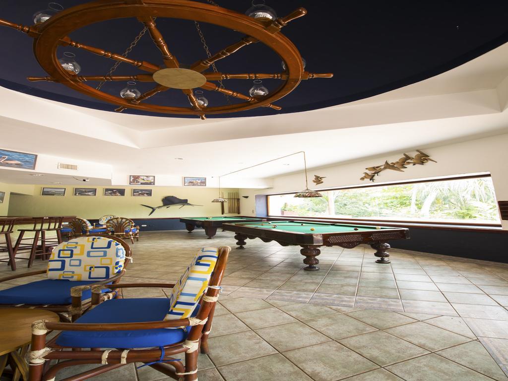 Hotel Soleil Pacifico Chulamar Esterno foto
