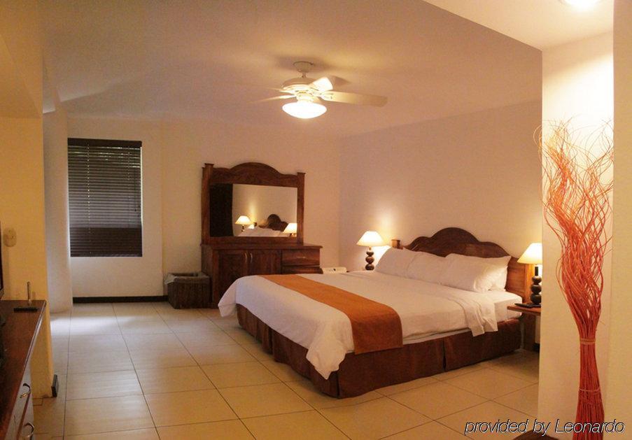 Hotel Soleil Pacifico Chulamar Esterno foto