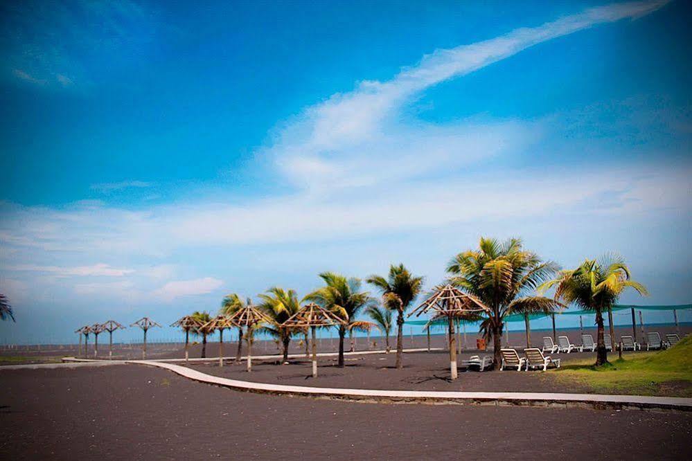 Hotel Soleil Pacifico Chulamar Esterno foto