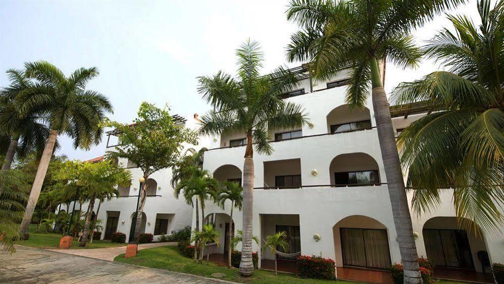 Hotel Soleil Pacifico Chulamar Esterno foto