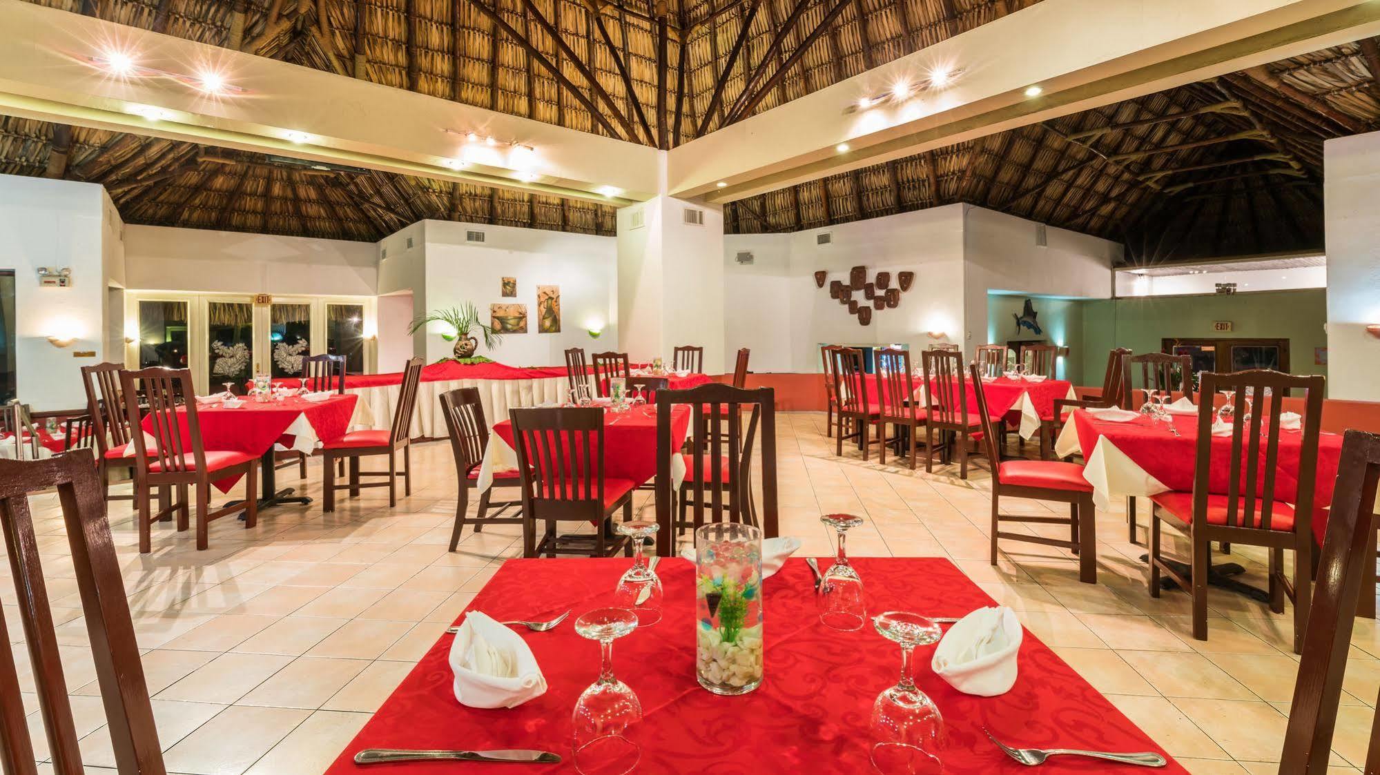 Hotel Soleil Pacifico Chulamar Esterno foto