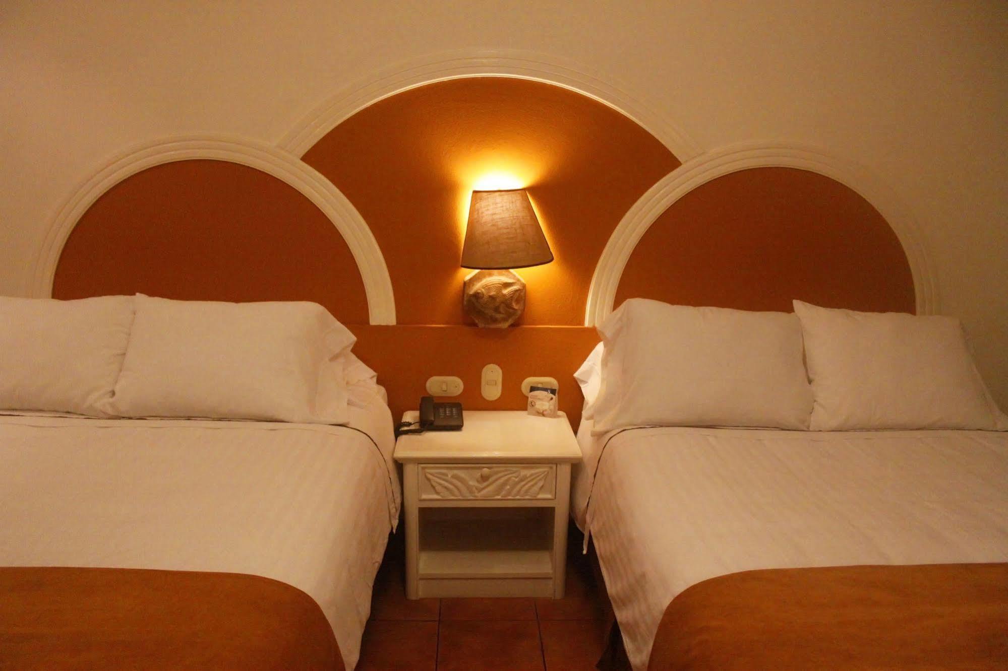 Hotel Soleil Pacifico Chulamar Esterno foto
