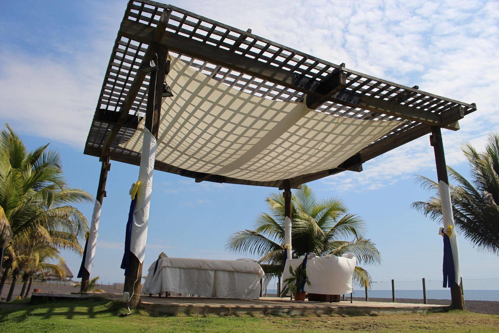 Hotel Soleil Pacifico Chulamar Esterno foto
